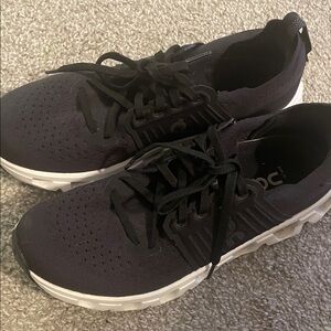 On Running women’s Black Athletic Shoes 10